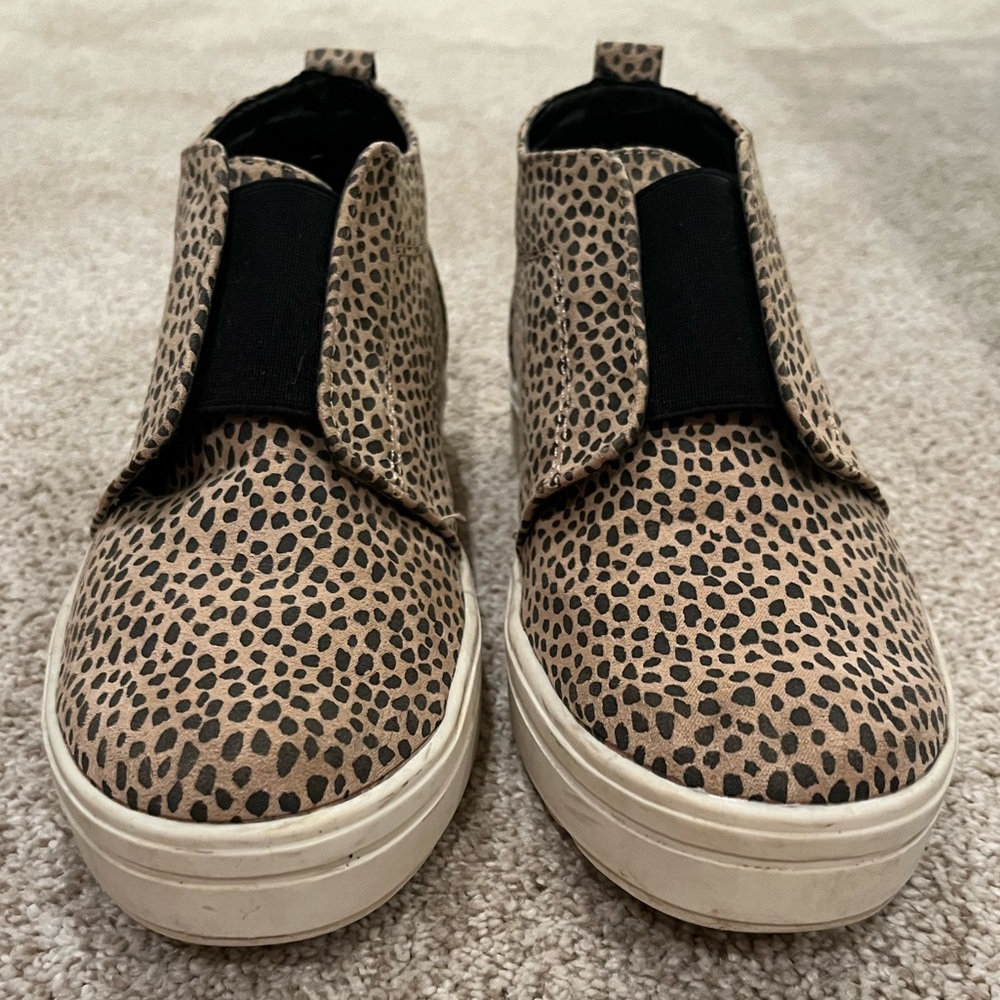 Universal Threads Leopard Print Slip On Sneakers